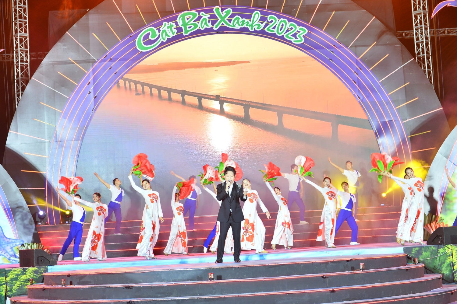 Khai mạc du lịch Cát Bà