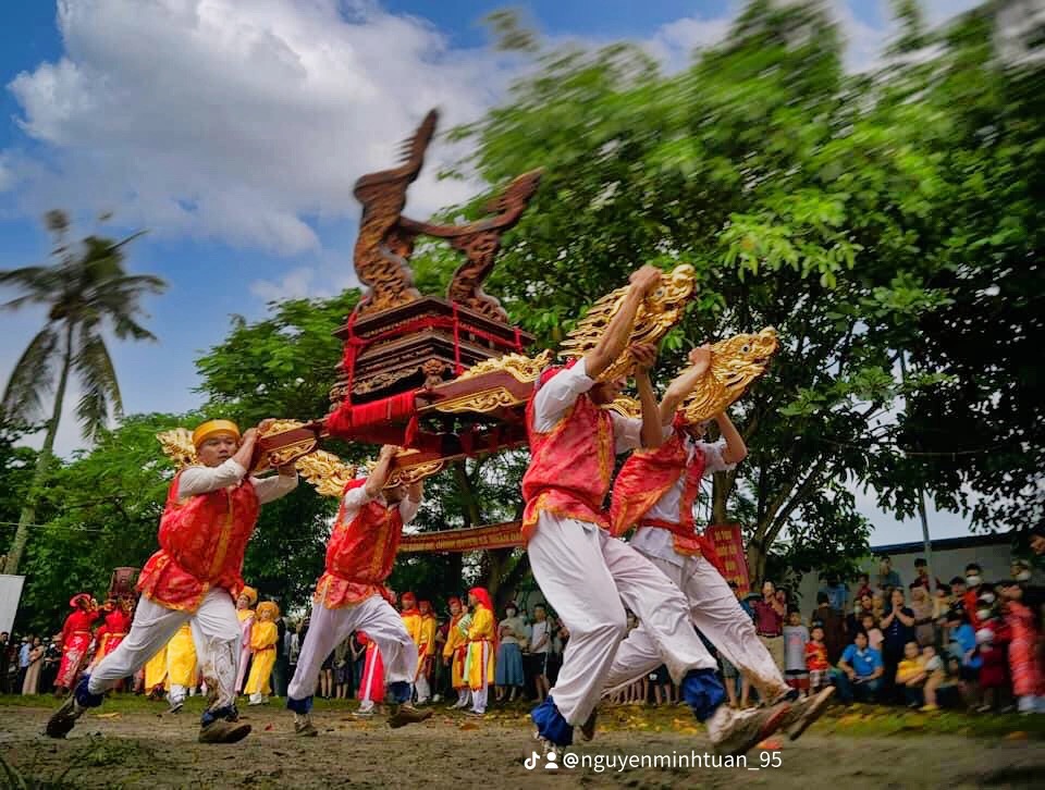 Lễ hội Xa mã - Rước kiệu Hoàng Châu